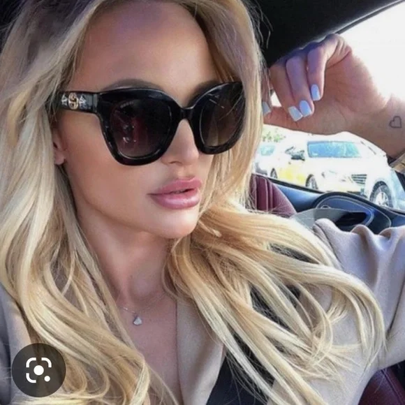 Gucci | Accessories | Gucci Gg208s Star Cat Eye Sunglasses  display picture 2